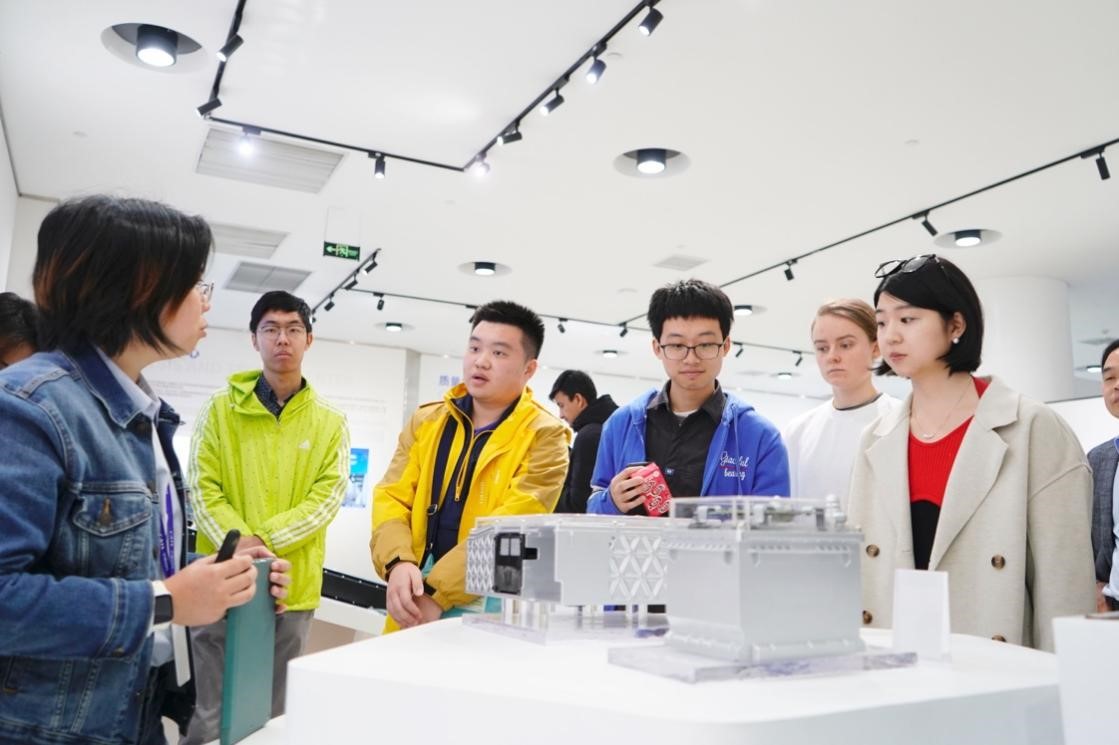 20231125-发现中国智慧，洞察中国发展——2023年完美在线登录官网“洞察中国”全球胜任力社会实践纪实-“洞察中国”福建实践支队-“洞察中国”福建实践支队赴宁德时代参观交流.jpg